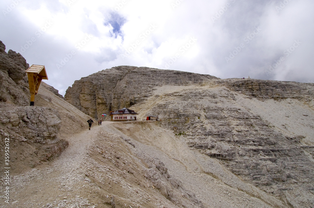 Rifugio Hütte Forcella Pordoi - Dolomiten - Alpen Rifugio Hütte Forcella Pordoi - Dolomiten - Alpen