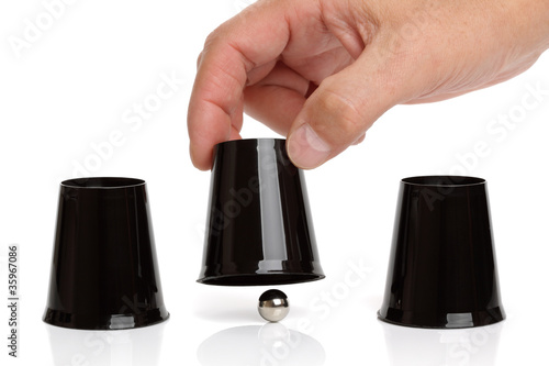 Fotografie Shell game