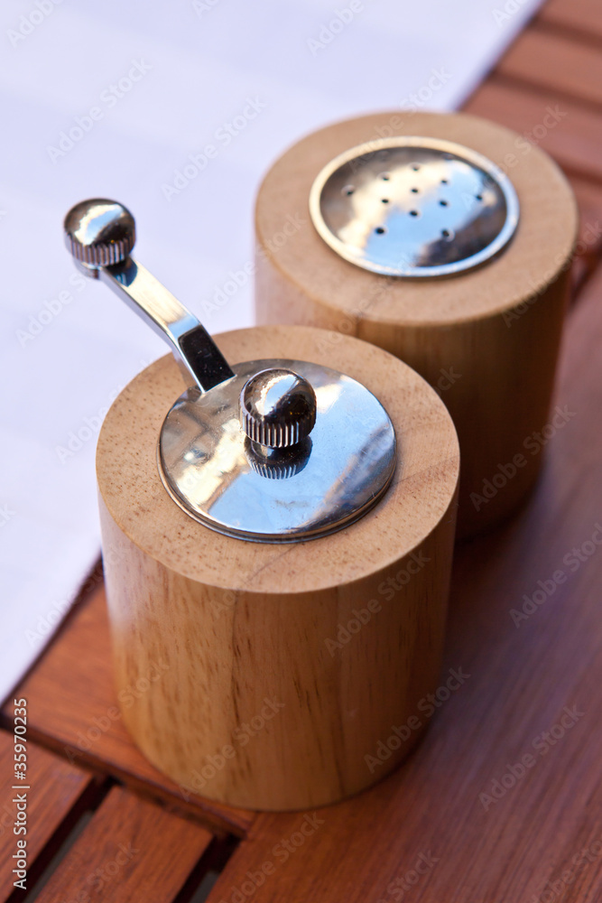 Set salière et poivrière inox dia4 x5cm - Set salière et poivrière inox