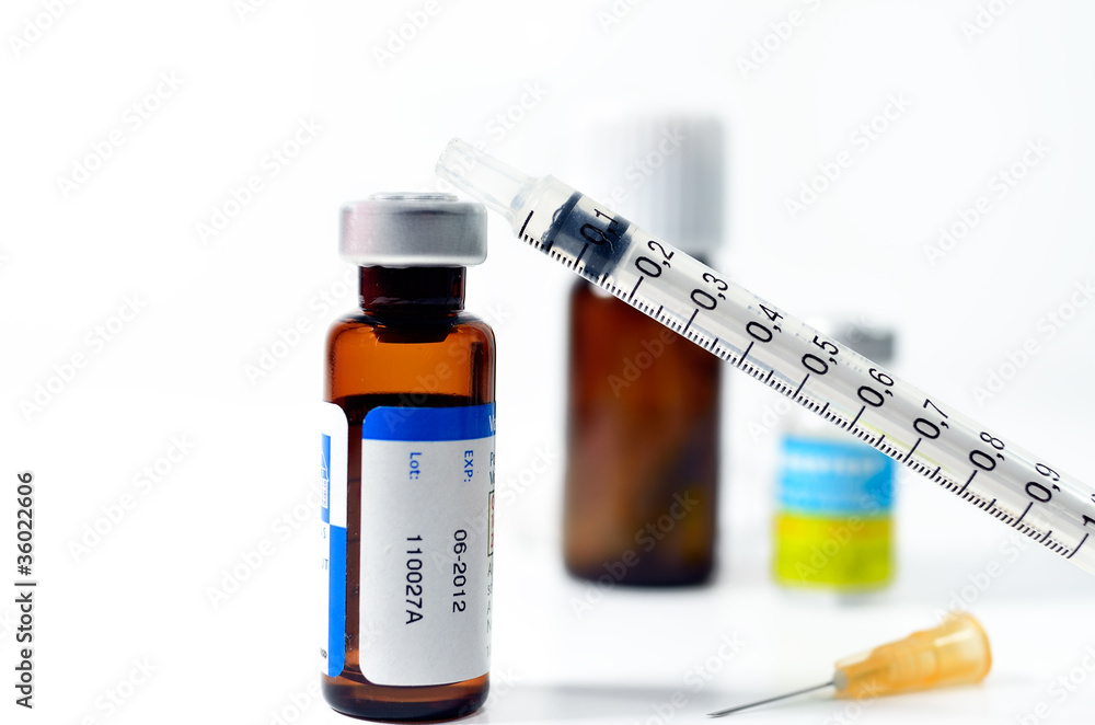 seringue,aiguille,flacons,vaccin,vaccination seringue,aiguille,flacons,vaccin,vaccination