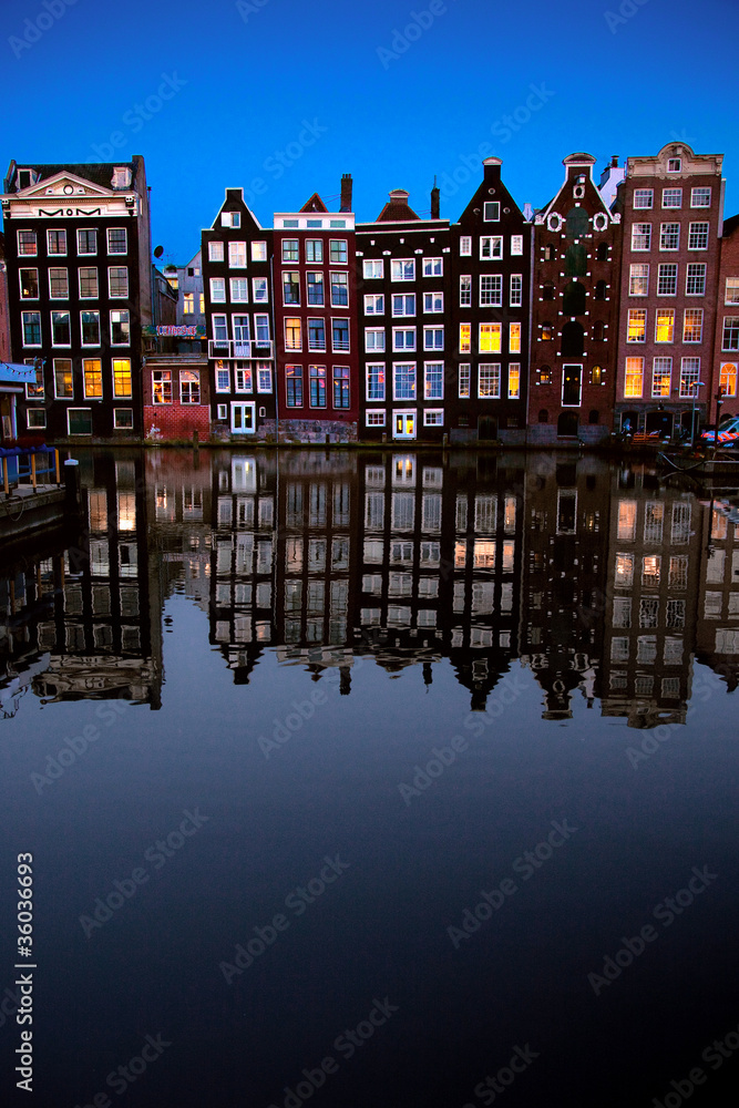 Fototapeta premium Canal Buildings in Amsterdam
