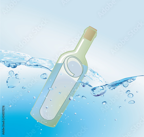 Flaschenpost im Wasser