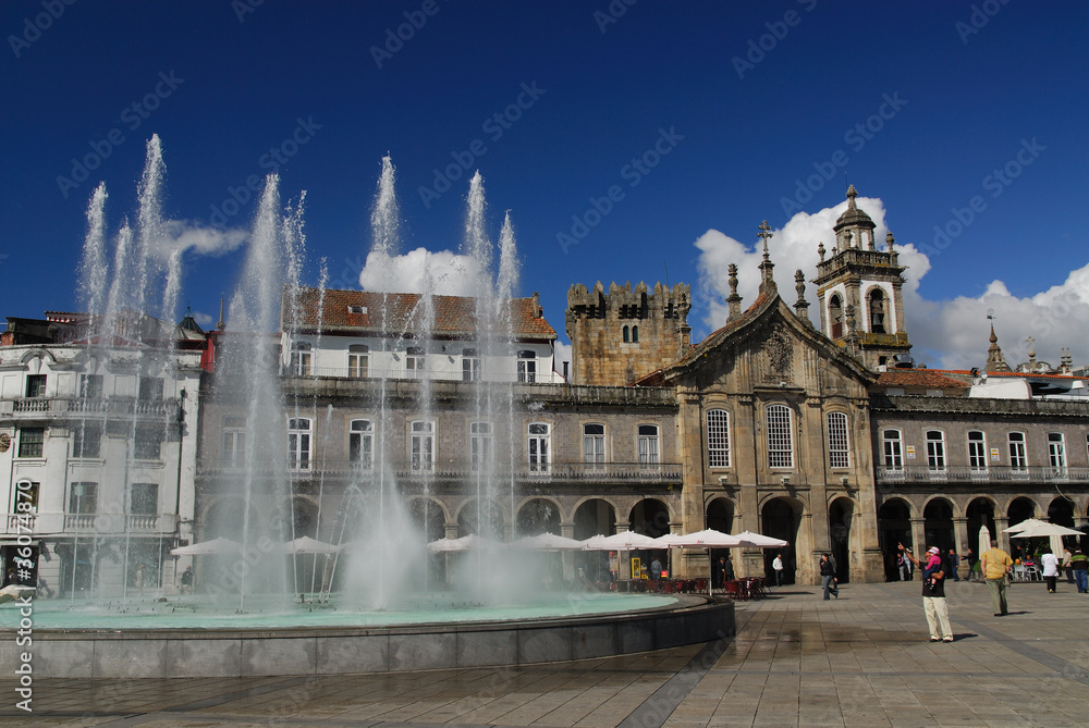 Fototapeta Big fountain in the central square of the city of Braganca, Portugal