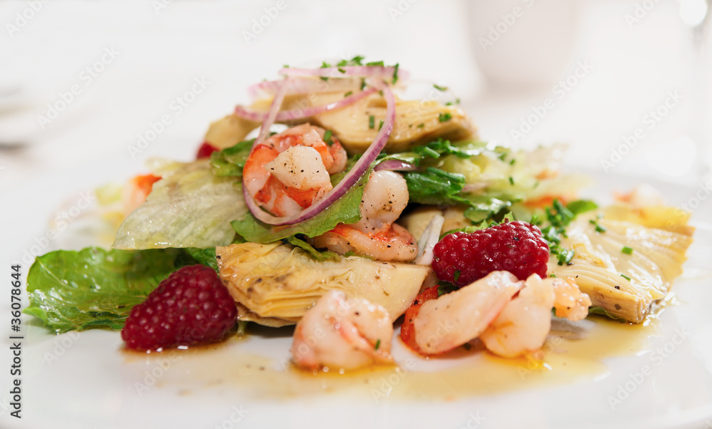 Elegant appetizer with shrimps and lettuce