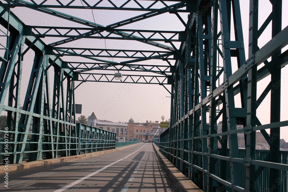 Naklejka premium Alte Brücke über Save