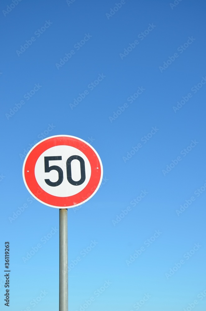 Straßenschild ''50''