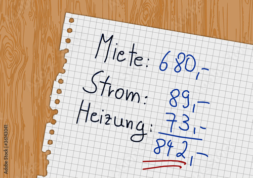 Ausgaben auf einem Blatt Papier ausgerechnet