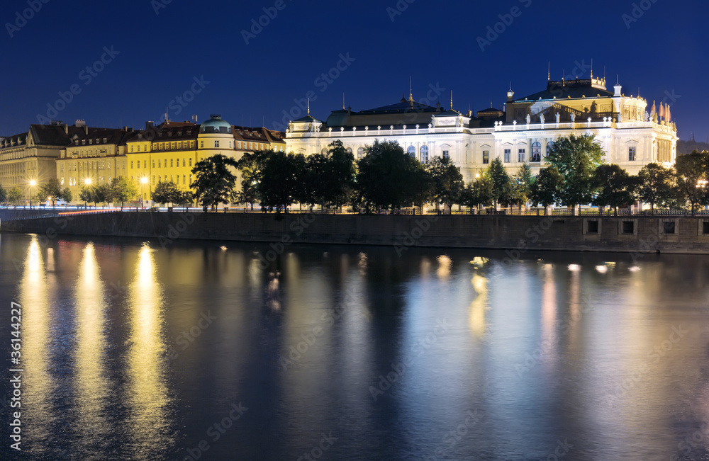 Obraz premium Prague at night