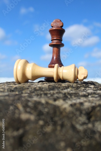Canvas Print Chess mate, with sky background