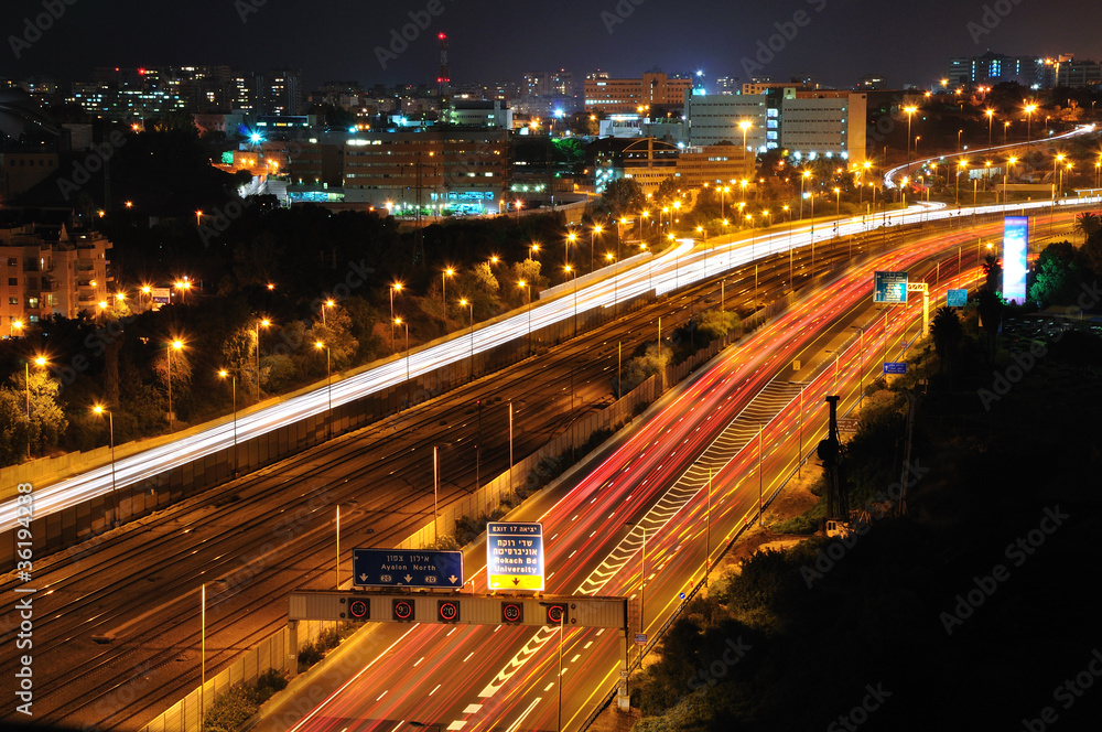 Obraz premium Tel Aviv night view with Ayalon highway. Long shutter speed shot.