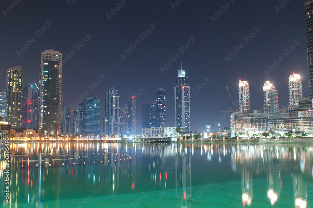 Fototapeta premium Dubai view at night time