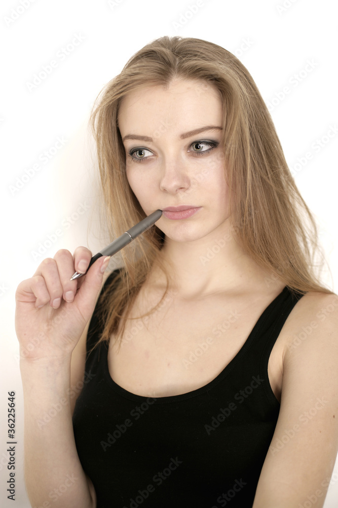 Mädchen nachdenklich mit Stift Mädchen nachdenklich mit Stift