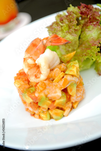 salad or apetizer with shrimp