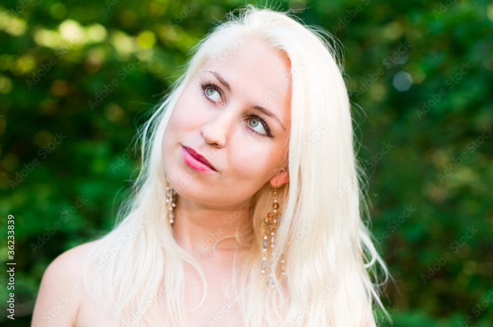 Naklejka premium portrait of young blonde woman