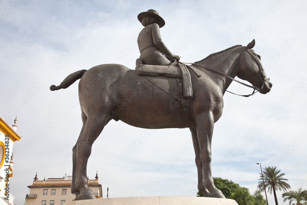 Estatua ecuestre de Doña María de las Mercedes, Sevilla
