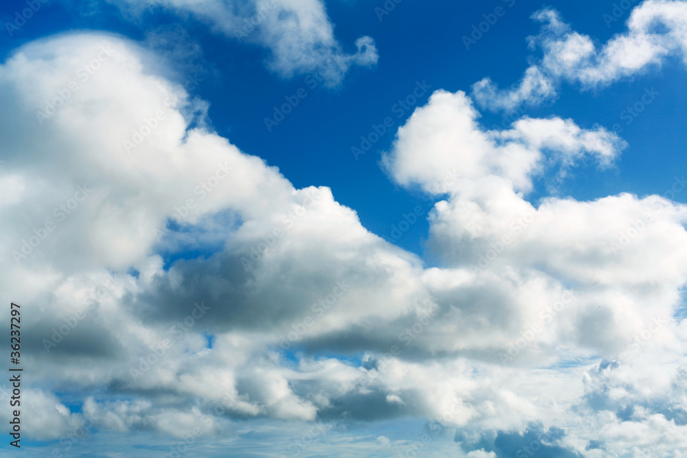 空 空