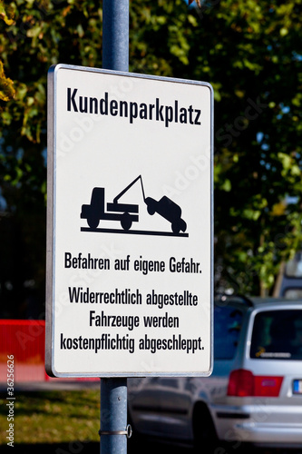 Parkverbot für Kundenfremde Fahrzeuge photo