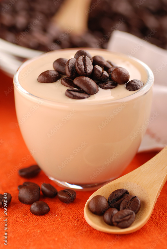 yogurt al caffè - tre yogurt al caffè - tre