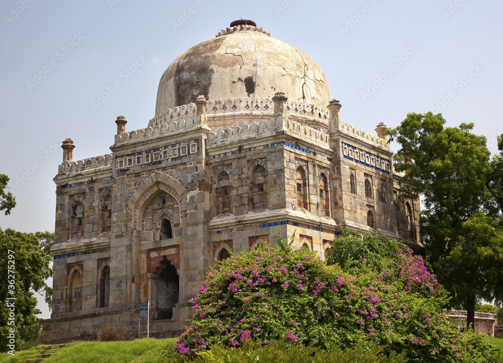 Sheesh Shish Gumbad Tomb Lodi Gardens New Delhi India