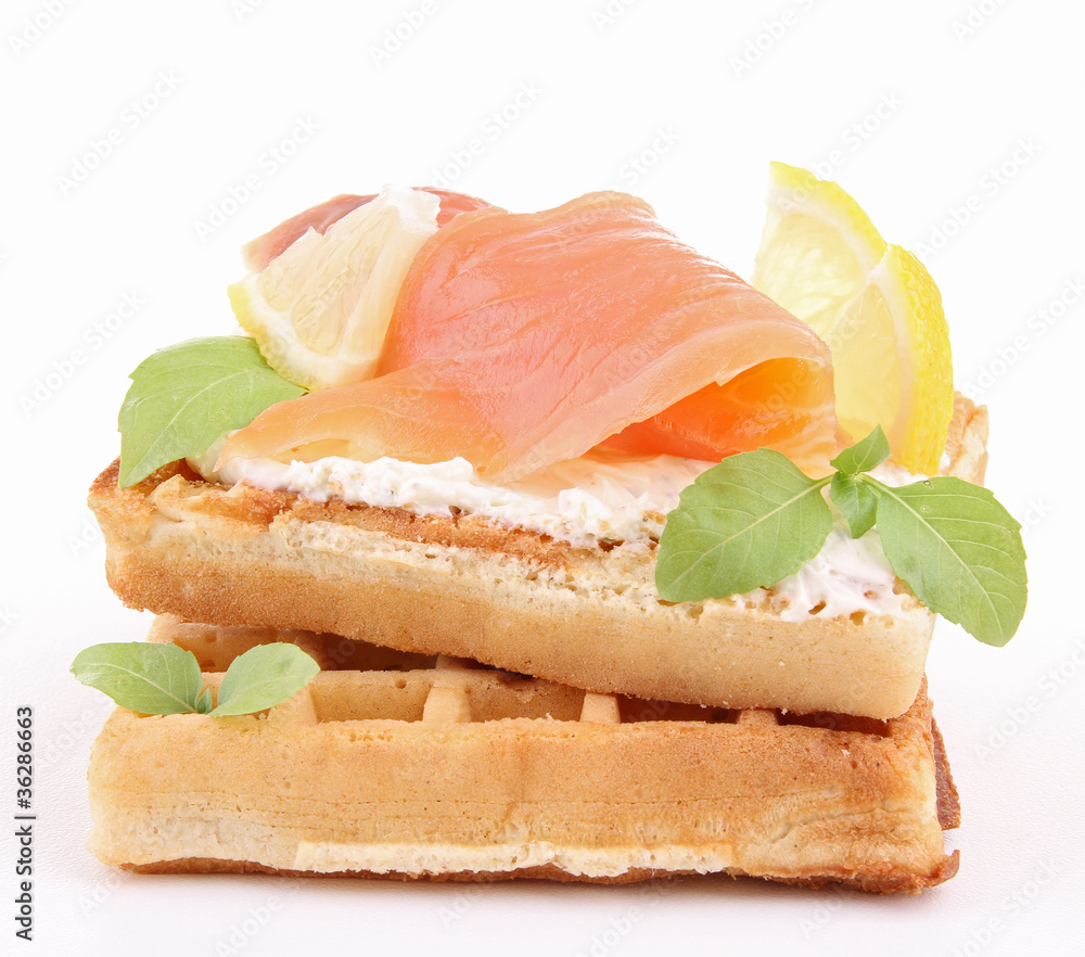 gaufre, fromage et saumon