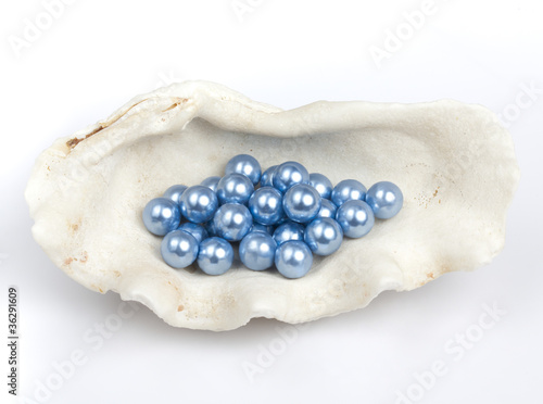 Blue pearls