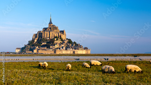 Obraz na płótnie Le Mont Saint Michel, France w salonie