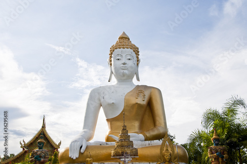 Big white Buddha © isuaneye