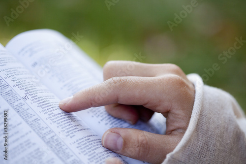 Photo Woman Reading the Bible.