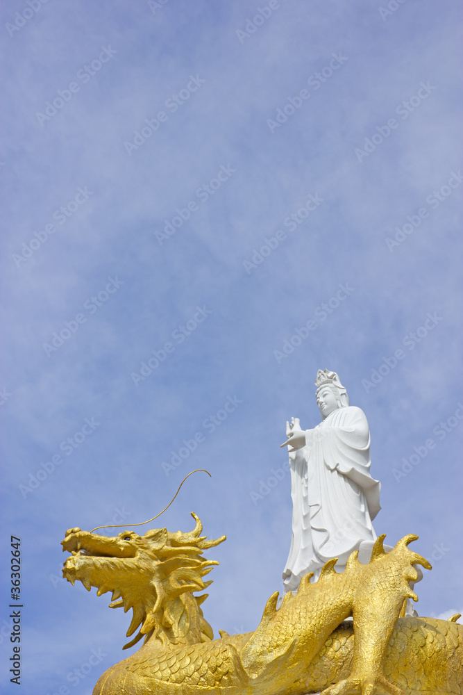 Fototapeta premium Guan yin on the golden dragon
