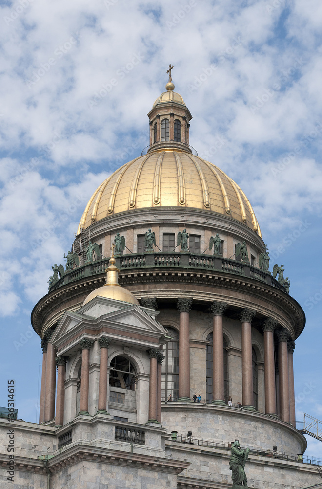 Купол Исаакиевского собора. Санкт-Петербург