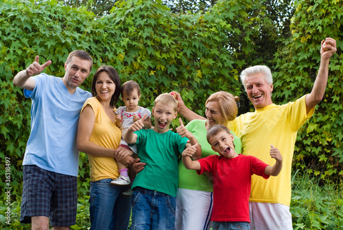 huge family portrait