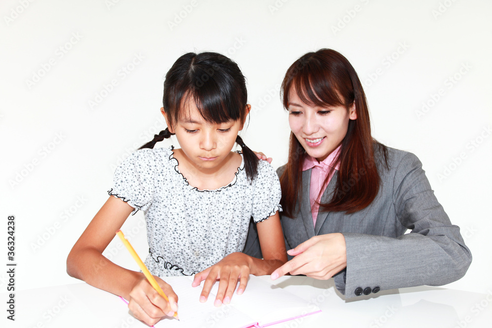 受験勉強を頑張る少女 受験勉強を頑張る少女