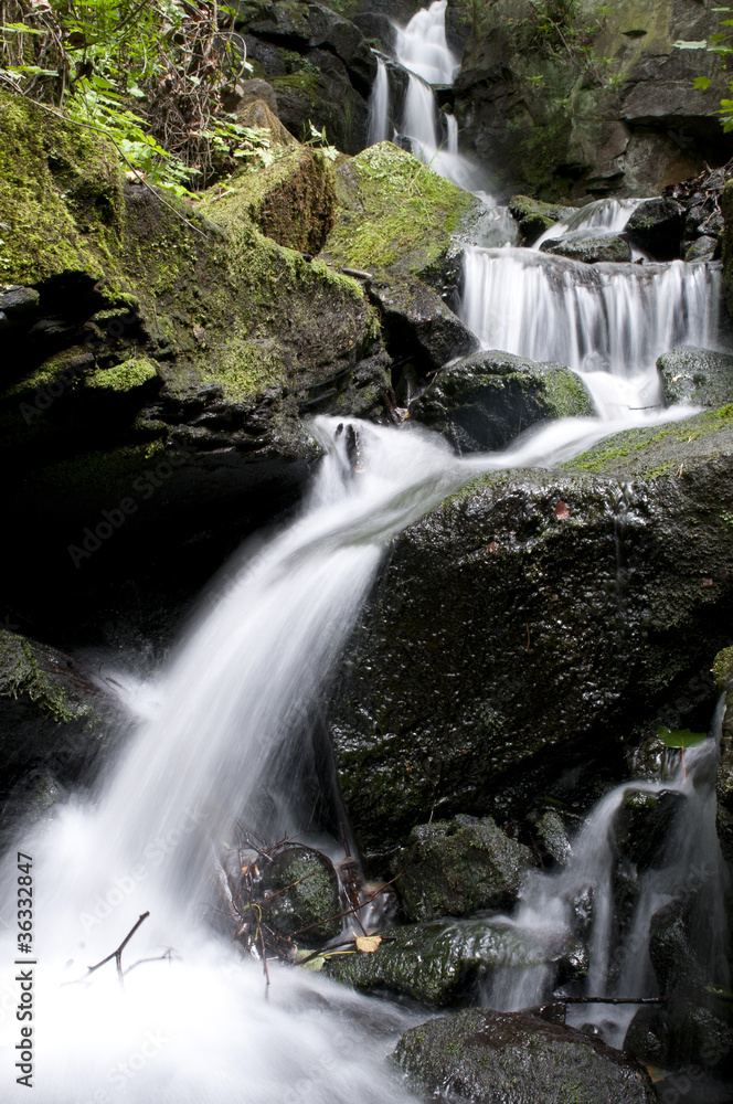 Obraz premium Waterfall in the Lumsdale valley, England