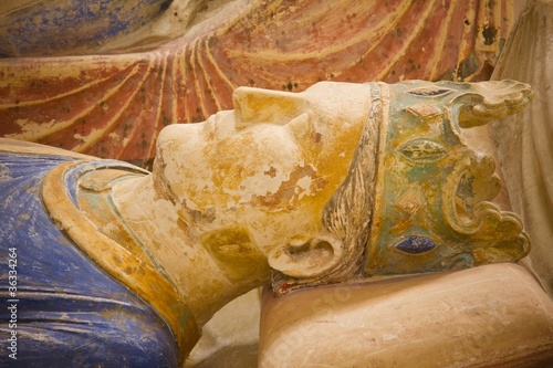 Gisant d'Henri II Plantagenet (1133-1189) - Fontevraud photo