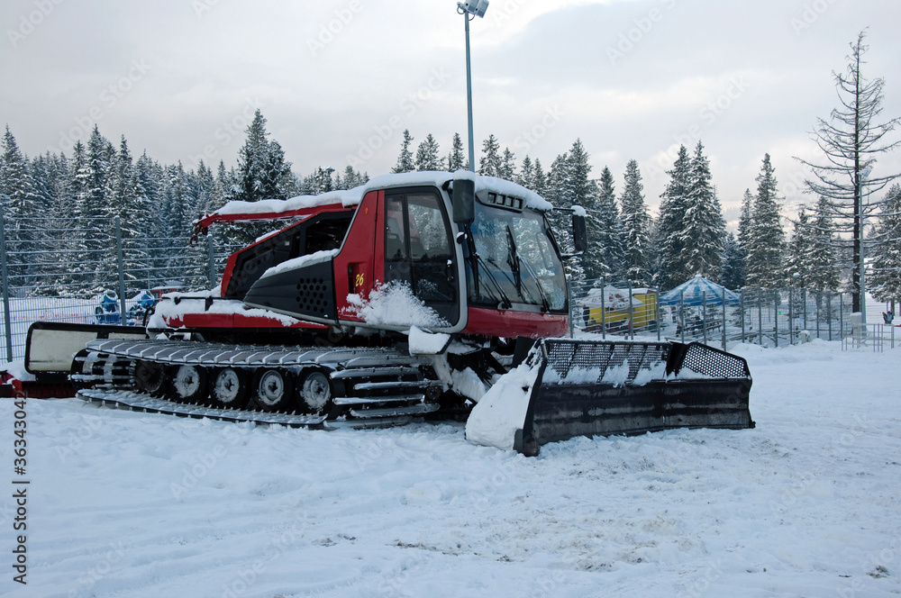 Red snowgroomer Red snowgroomer