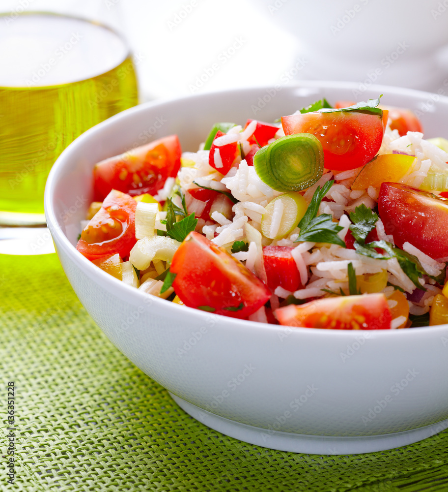 Rice and tuna salad with cherry tomatoes and pepper Rice and tuna salad with cherry tomatoes and pepper