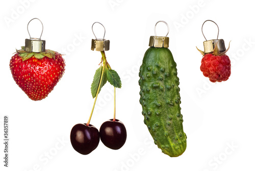 Christmas tree decorations from fruits and vegetable