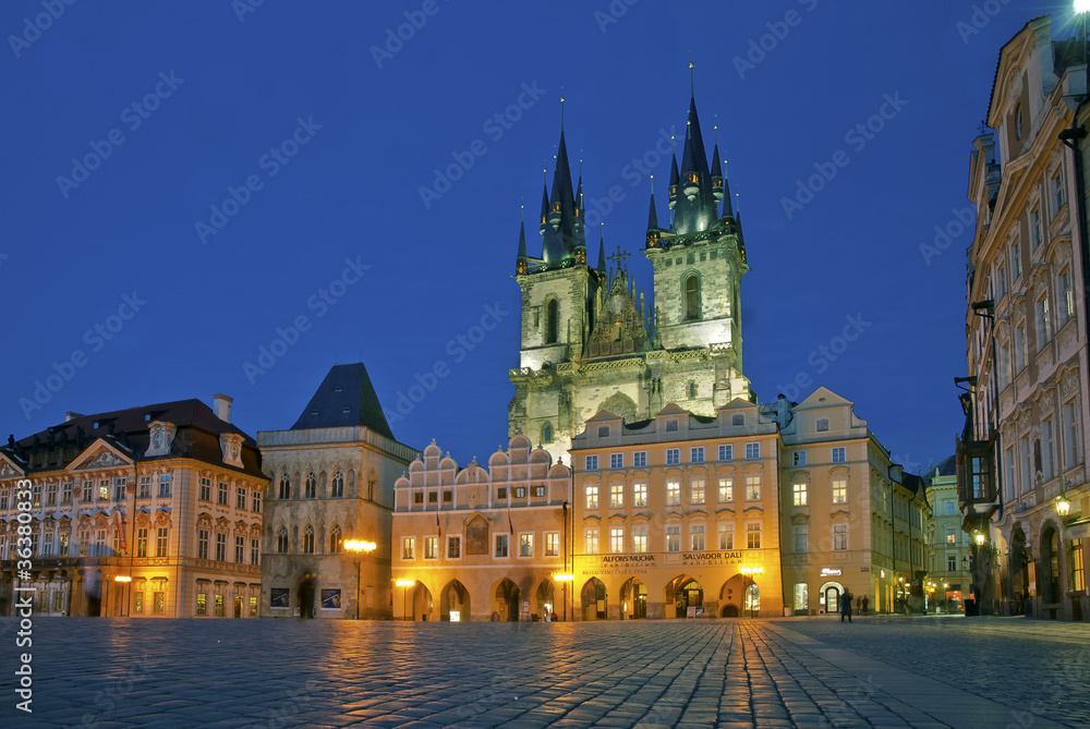 Prag Altenstätter Ring mit Teynkirche