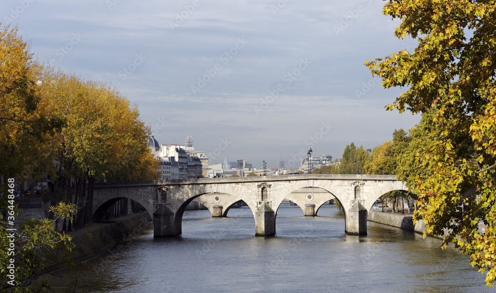 Paris en automne, ponts sur la Seine