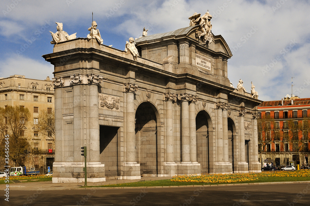 Obraz premium View of Puerta de Alcala (Alcala gate), in Madrid, Spain
