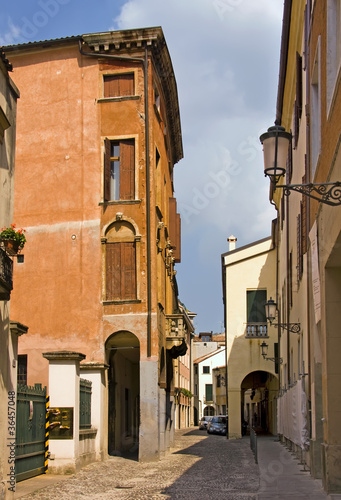 Fototapeta Naklejka Na Ścianę i Meble -  Typical street in Padua