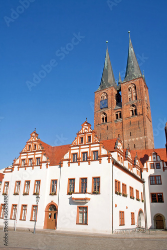 Rathaus von Stendahl mit Marienkirche (Sachsen-Anhalt)