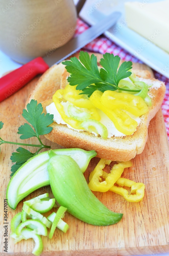 Toast with pepper and achocha Toast with pepper and achocha