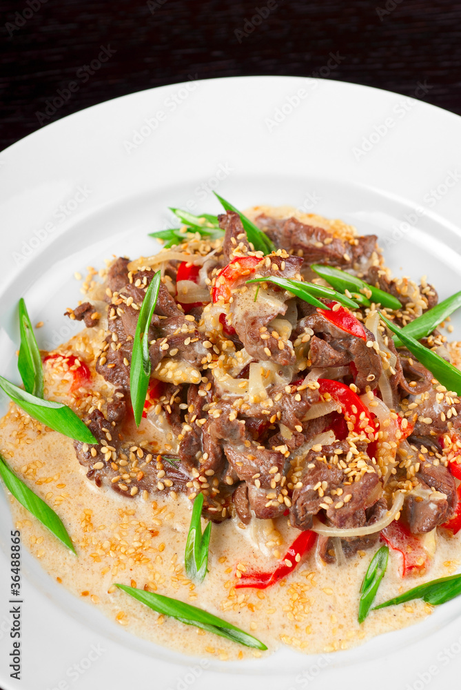 sliced beef roasted with vegetables sliced beef roasted with vegetables