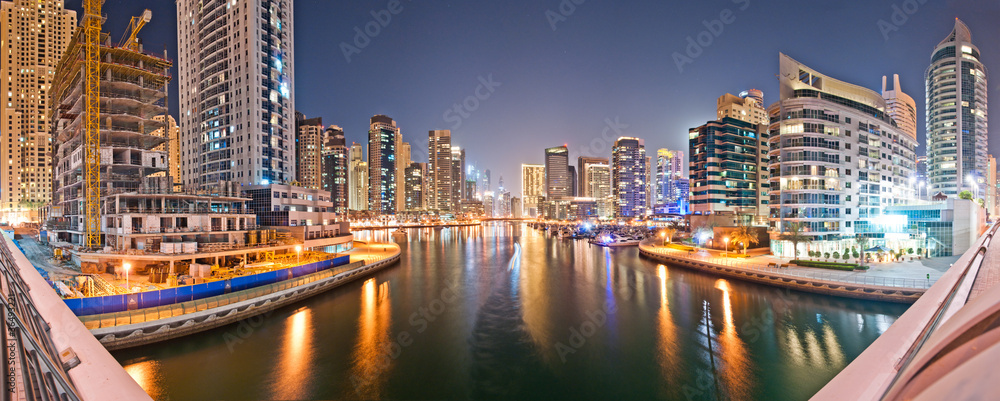 Obraz premium Dubai Marina from the Bridge Bigsizepanorama