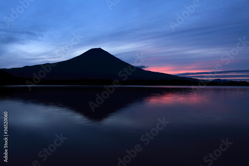 田貫湖の夜明け © photop5