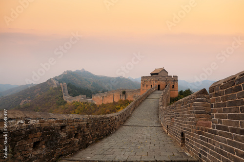 Fototapeta great wall of china in autumn dusk