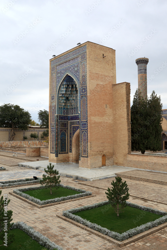 Gate and minaret of Guri Amir mausoleum