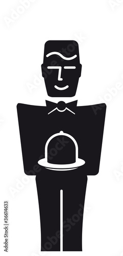 Lächelnder Butler mit Glasglocke