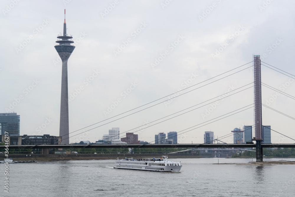River Rhine scenery in Düsseldorf